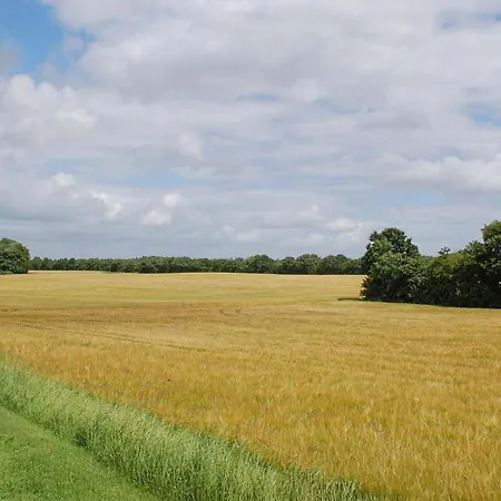 1 Bedroom Stunning In Ejstrupholm 度假居