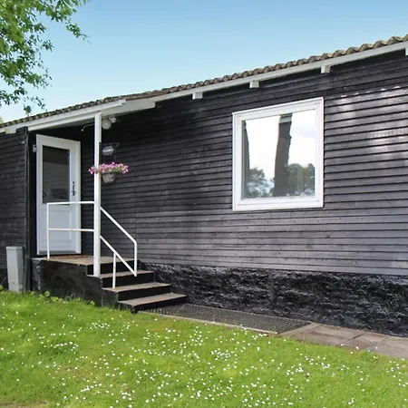 1 Bedroom Stunning In Ejstrupholm 度假居 *